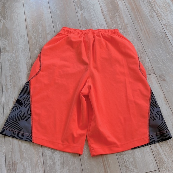 Nike basketball shorts - Picture 3 of 3